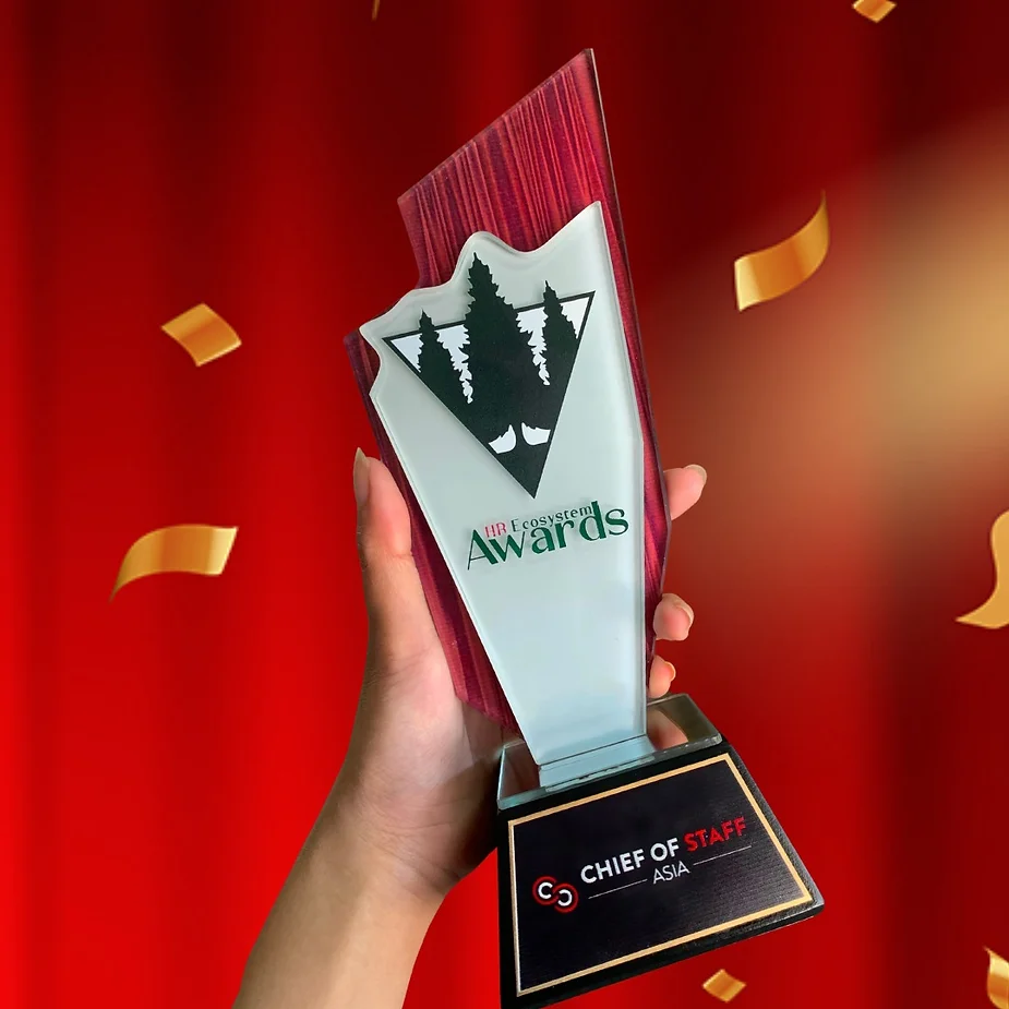 hr-ecosystem-awards-hand-and-trophy