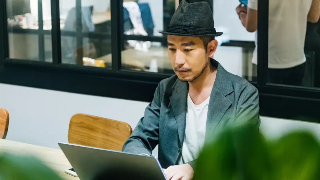 Hot-desking trend in Singapore meets resistance, Unispace report suggests