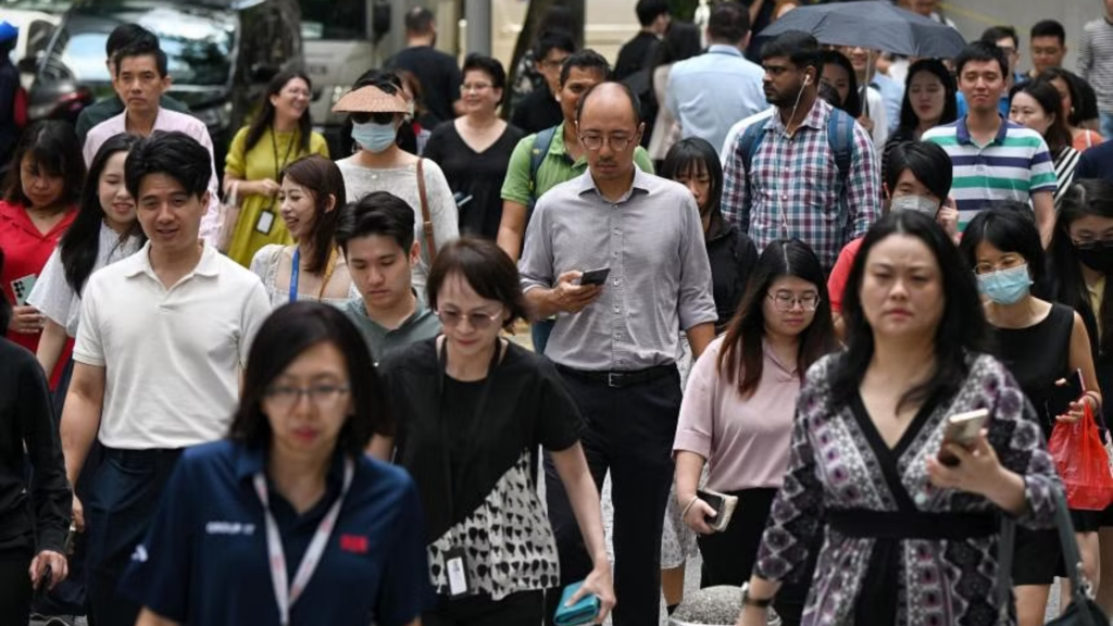 middle-income-workers-in-singapore-fastest-wage-growth-in-past-decade