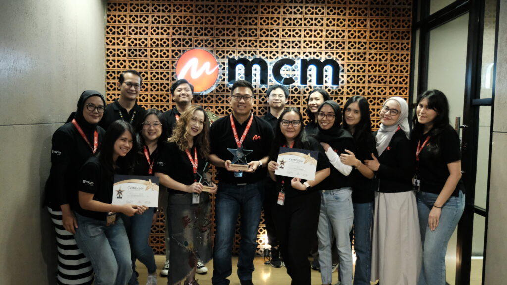 hr-mcm-team-with-ceo
